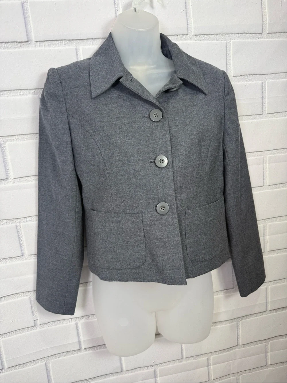 Chadwicks Gray 100% Wool Cropped Blazer Jacket Petite 2P Career Office Classic
